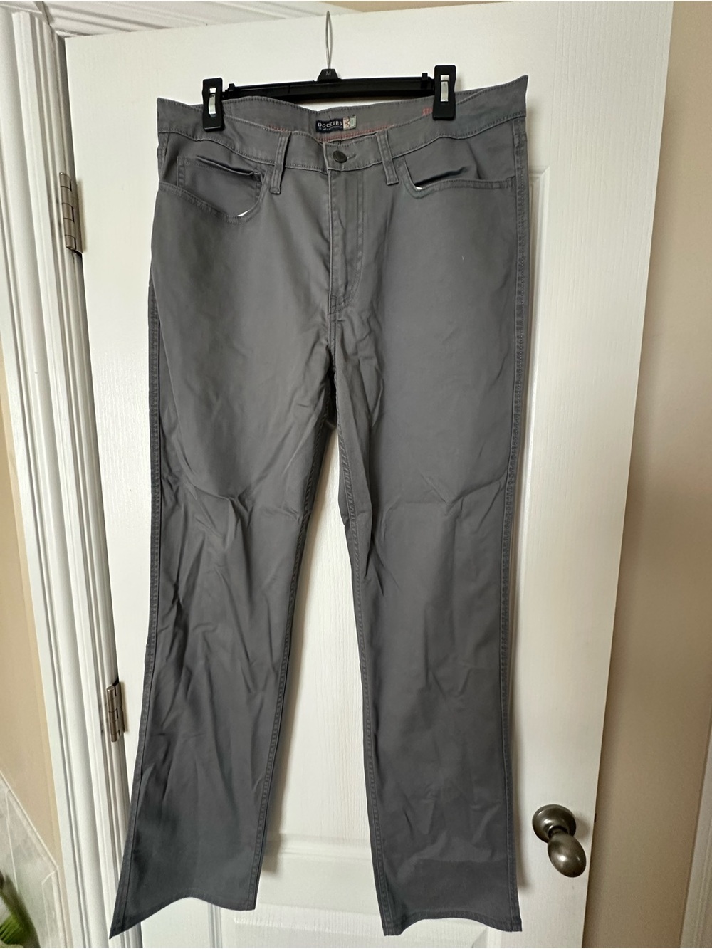 Dockers Men's Straight Jeans in Gray
